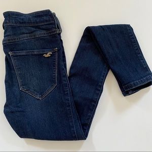 HOLLISTER Ultra High Rise Leggings 0R - Dark Wash